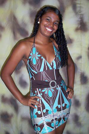99298 - Sandra Age: 35 - Colombia